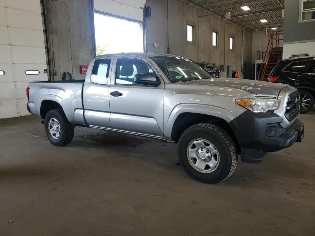 5TFSX5EN4JX058451 - 2018 TOYOTA TACOMA ACCESS CAB Srebrny zdjęcie 4