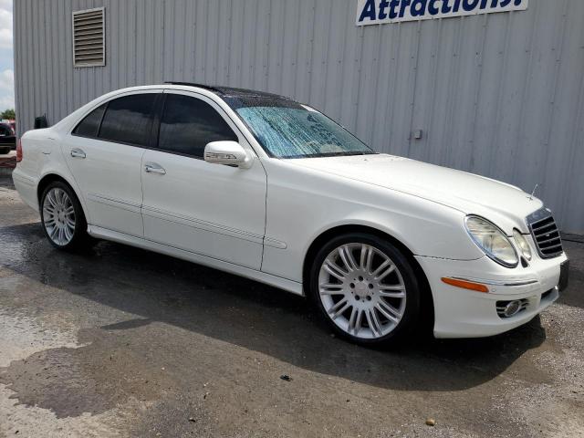 WDBUF56X88B274563 - 2008 MERCEDES-BENZ E 350 WHITE photo 4