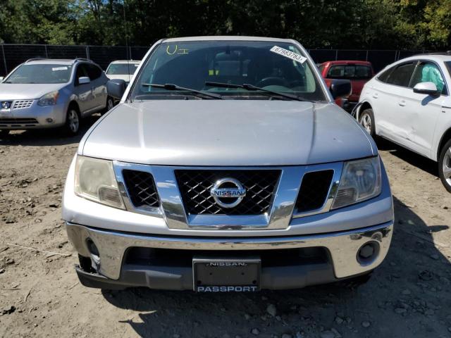 1N6AD0CW4AC440339 - 2010 NISSAN FRONTIER KING CAB SE SILVER photo 5