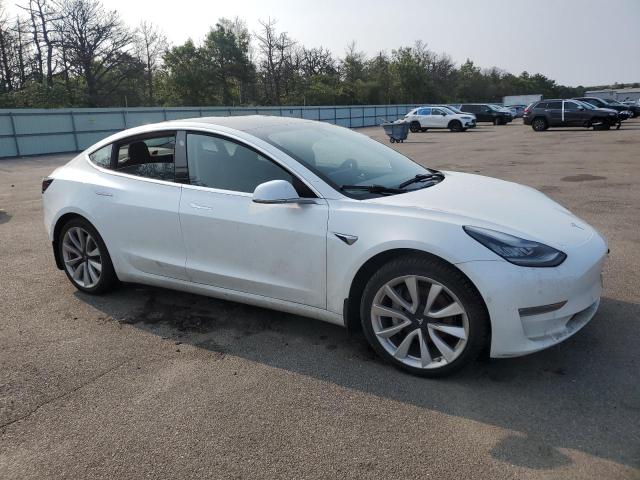 5YJ3E1EB5KF477753 - 2019 TESLA MODEL 3 Weiß Foto 4