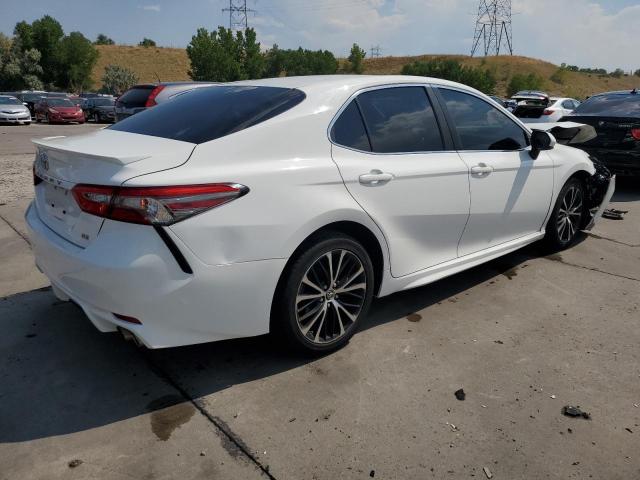 JTNB11HK2J3025611 - 2018 TOYOTA CAMRY L WHITE photo 3