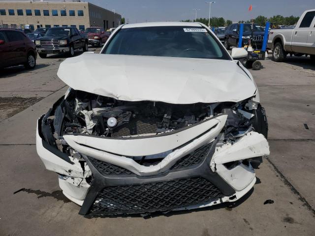 JTNB11HK2J3025611 - 2018 TOYOTA CAMRY L WHITE photo 5