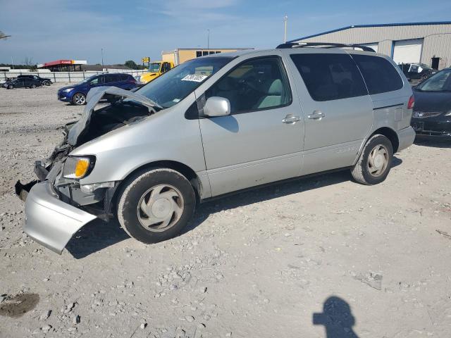 2003 TOYOTA SIENNA LE, 