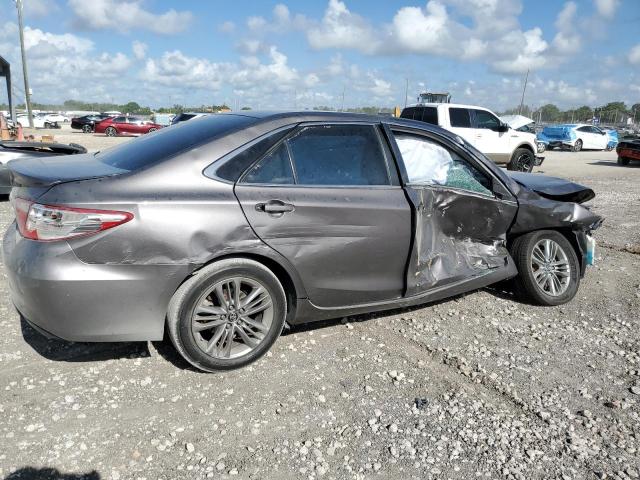4T1BF1FK4GU226496 - 2016 TOYOTA CAMRY LE GRAY photo 3