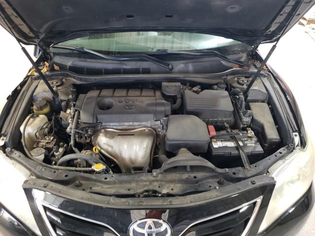 4T4BF3EK8BR093592 - 2011 TOYOTA CAMRY BASE Czarny zdjęcie 11