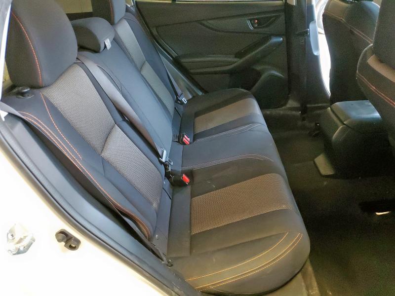 JF2GTABC2JH322839 - 2018 SUBARU CROSSTREK PREMIUM WHITE photo 11