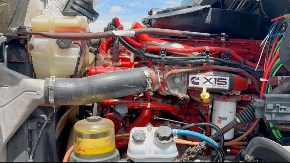 1FUJGLFGXJLJN3631 - 2018 FREIGHTLINER CASCADIA 1 Beyaz fotoğraf 7