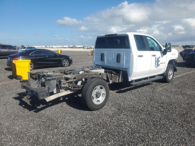 1GB2WLE74LF275830 - 2020 CHEVROLET SILVERADO C2500 HEAVY DUTY WHITE photo 3