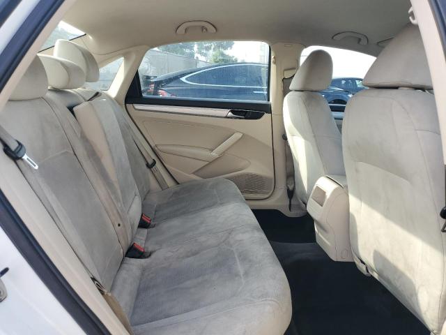 1VWAT7A36HC003571 - 2017 VOLKSWAGEN PASSAT S WHITE photo 10