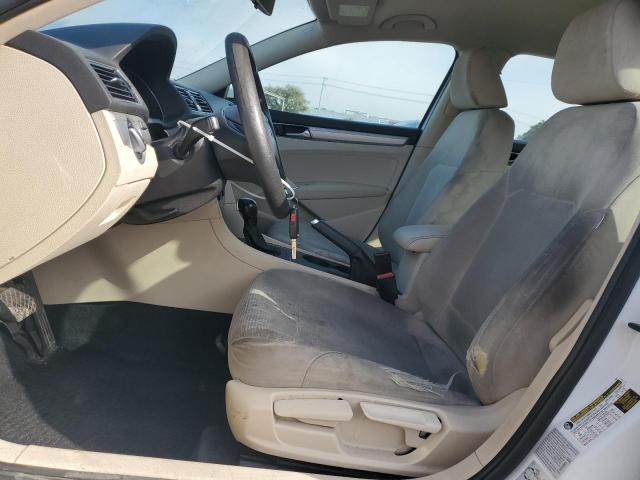 1VWAT7A36HC003571 - 2017 VOLKSWAGEN PASSAT S WHITE photo 7