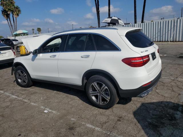 WDC0G4KB9JV111470 - 2018 MERCEDES-BENZ GLC 300 4MATIC WHITE photo 2