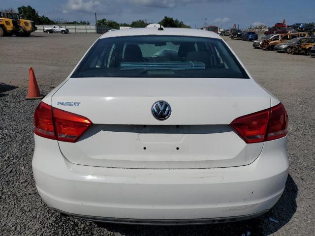 1VWAP7A33CC009941 - 2012 VOLKSWAGEN PASSAT S Weiß Foto 6
