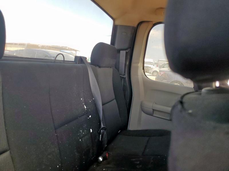 1GCRCPEAXBZ140578 - 2011 CHEVROLET SILVERADO C1500 WHITE photo 10