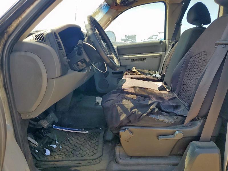 1GCRCPEAXBZ140578 - 2011 CHEVROLET SILVERADO C1500 WHITE photo 7