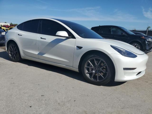 5YJ3E1EA7MF093452 - 2021 TESLA MODEL 3 Blanco foto 4