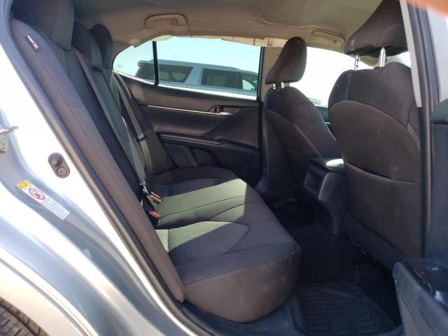 4T1B11HK9JU133671 - 2018 TOYOTA CAMRY L 银色 照片 10