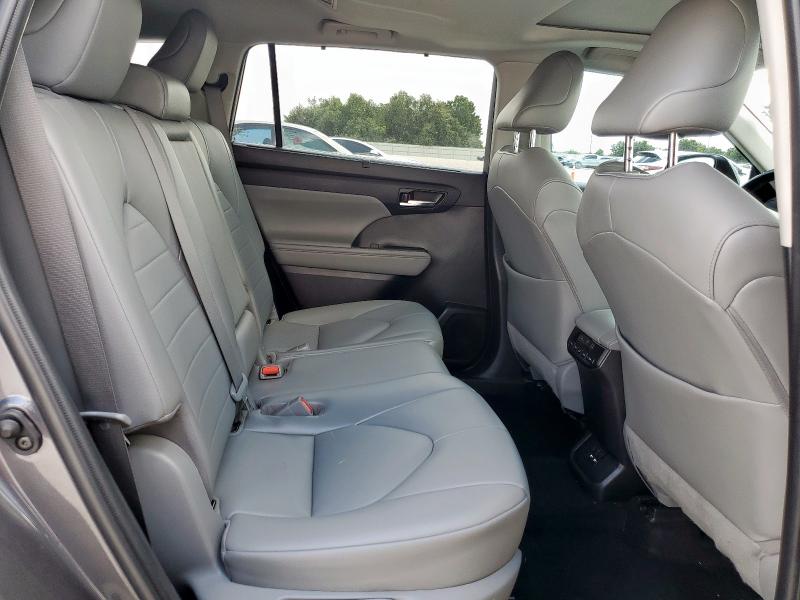 5TDGZRAH8MS065808 - 2021 TOYOTA HIGHLANDER XLE Մոխրագույն լուսանկար 11