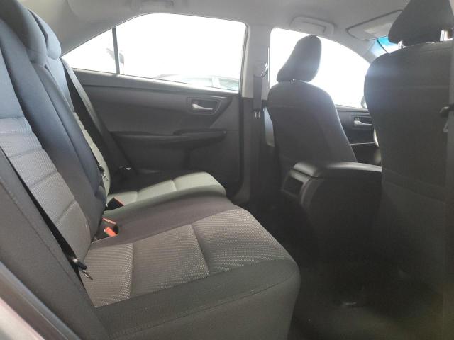 4T4BF1FK9FR477003 - 2015 TOYOTA CAMRY LE SILVER photo 10