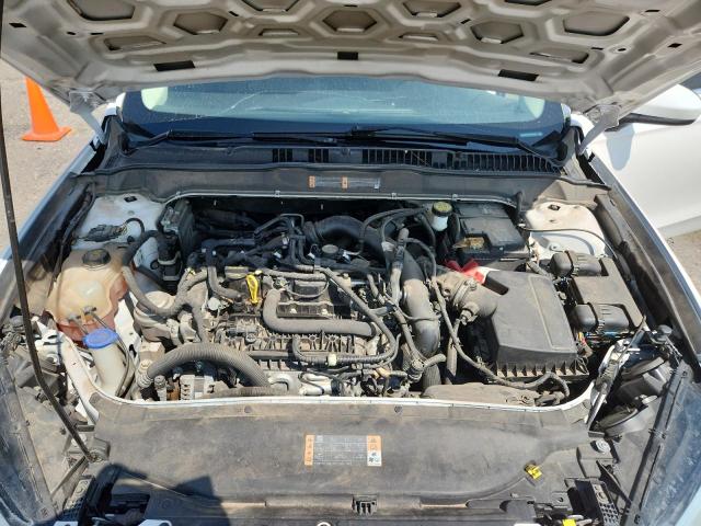 3FA6P0HD7JR273022 - 2018 FORD FUSION SE WHITE photo 11