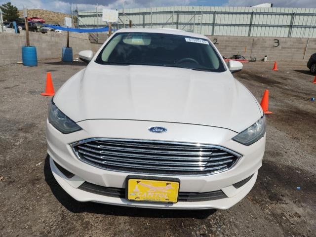 3FA6P0HD7JR273022 - 2018 FORD FUSION SE WHITE photo 5