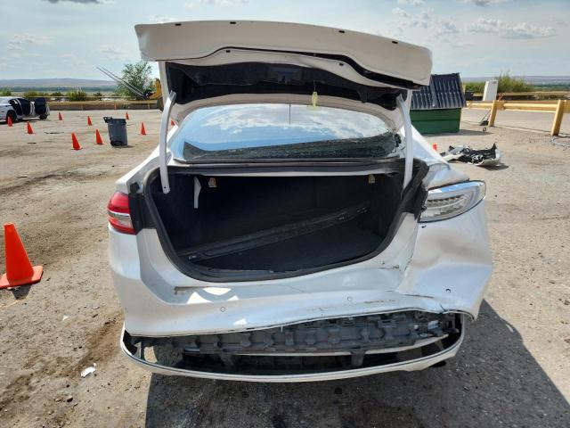 3FA6P0HD7JR273022 - 2018 FORD FUSION SE WHITE photo 6