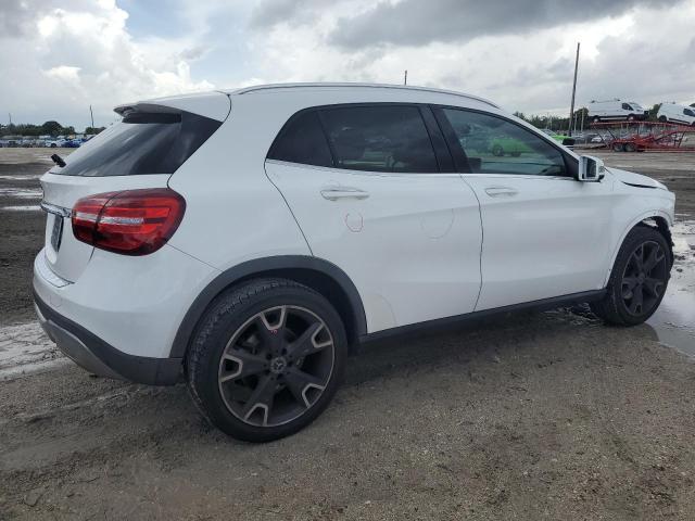 WDCTG4EB8KU004166 - 2019 MERCEDES-BENZ GLA 250 Սպիտակ լուսանկար 3