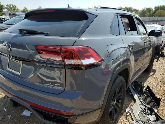 1V2SE2CA0PC227433 - 2023 VOLKSWAGEN ATLAS CROS SEL R-LINE GRAY photo 3