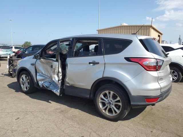 1FMCU0F7XJUC43570 - 2018 FORD ESCAPE S 银色 照片 2