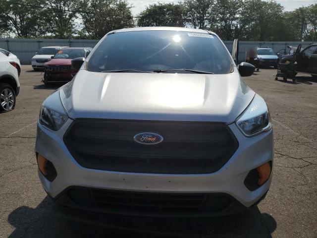 1FMCU0F7XJUC43570 - 2018 FORD ESCAPE S 银色 照片 5