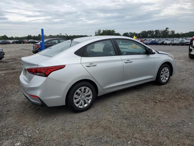 3KPC24A32JE025580 - 2018 HYUNDAI ACCENT SE Gümüş foto 3