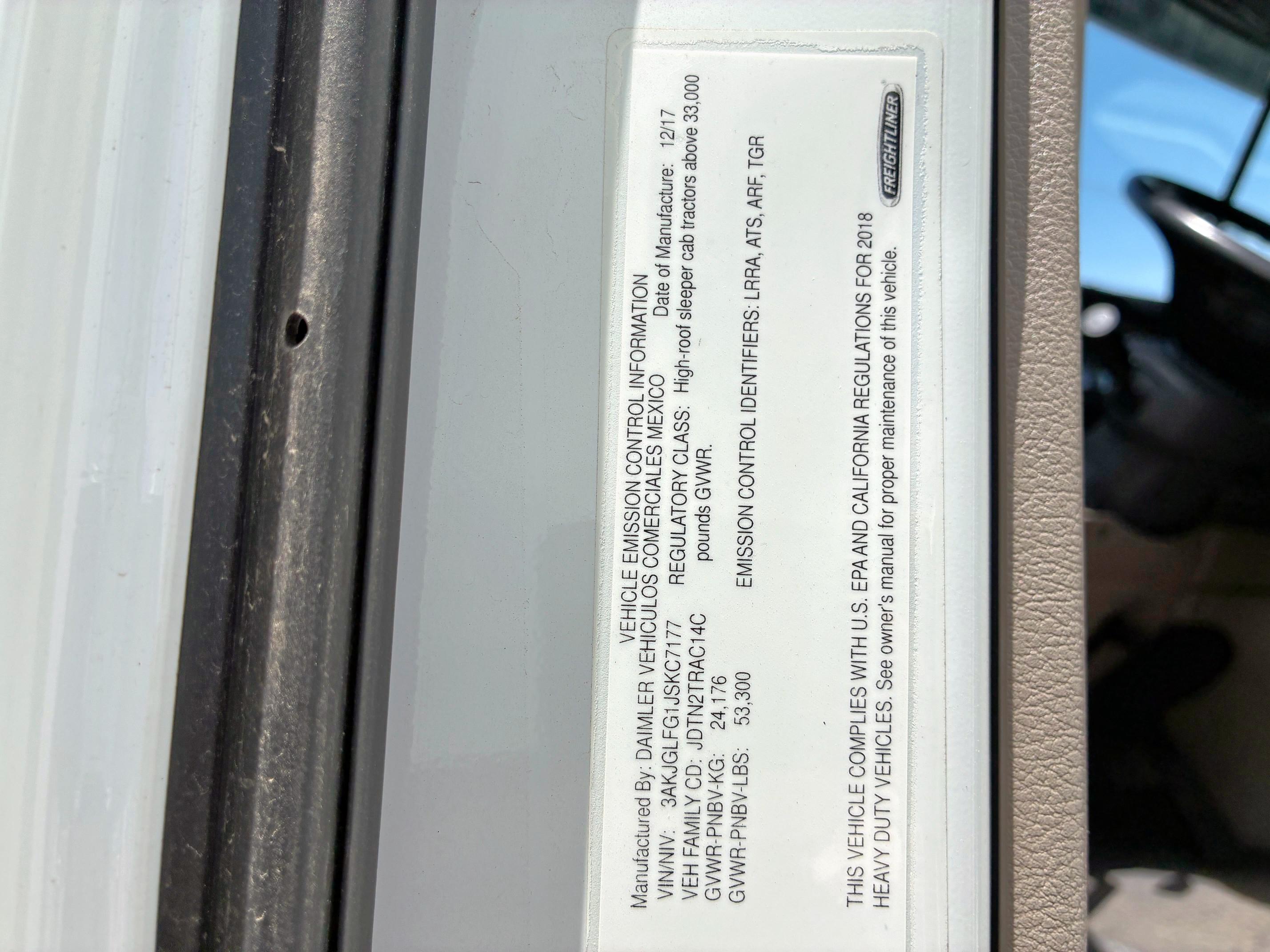 3AKJGLFG1JSKC7177 - 2018 FREIGHTLINER CASCADIA 1 WHITE photo 10