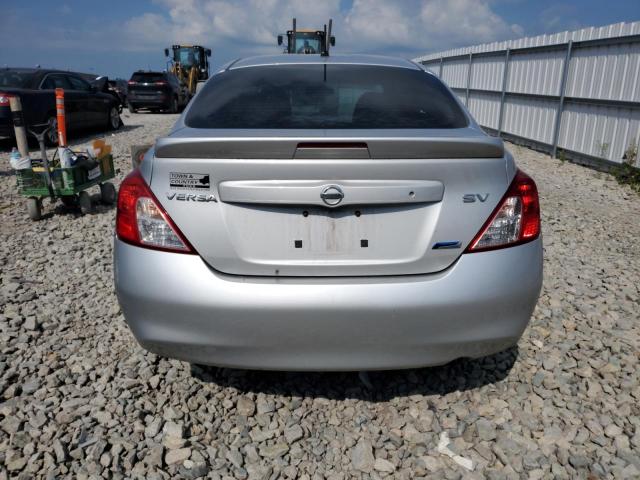 3N1CN7APXDL860535 - 2013 NISSAN VERSA S 银色 照片 6