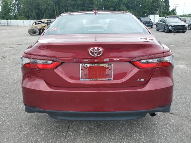 4T1C11AK8NU675431 - 2022 TOYOTA CAMRY LE BURGUNDY photo 6