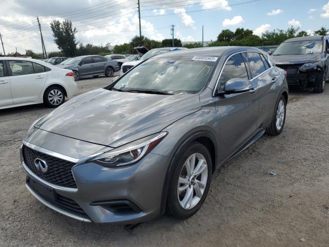 SJKCH5CP8JA056871 - 2018 INFINITI QX30 BASE SILVER photo 1