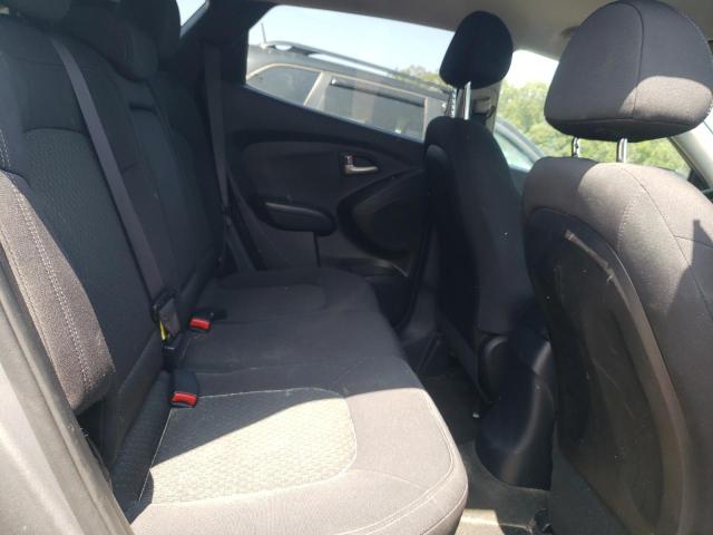 KM8JT3AB4CU502287 - 2012 HYUNDAI TUCSON GL SILVER photo 11