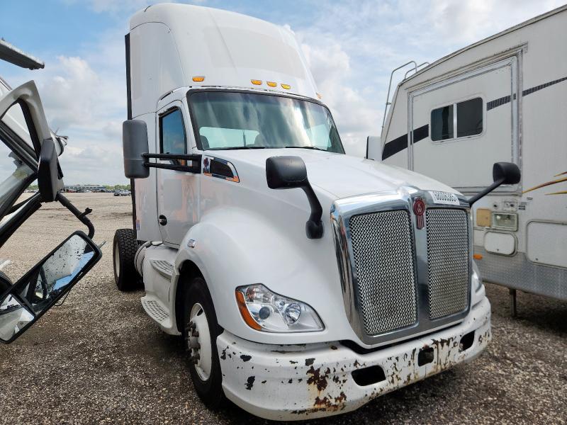 2015 KENWORTH T680 T680, null