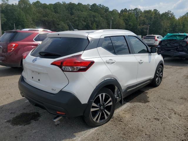 3N1CP5CU4JL506913 - 2018 NISSAN KICKS S WHITE photo 3