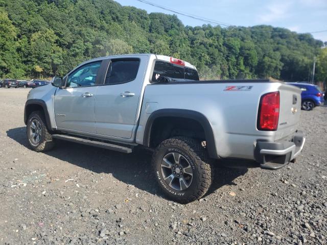 1GCGTDEN1J1170087 - 2018 CHEVROLET COLORADO Z71 SILVER photo 2