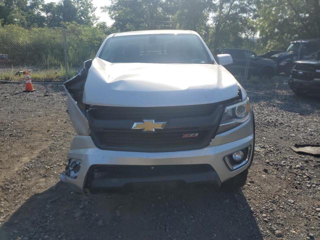1GCGTDEN1J1170087 - 2018 CHEVROLET COLORADO Z71 SILVER photo 5