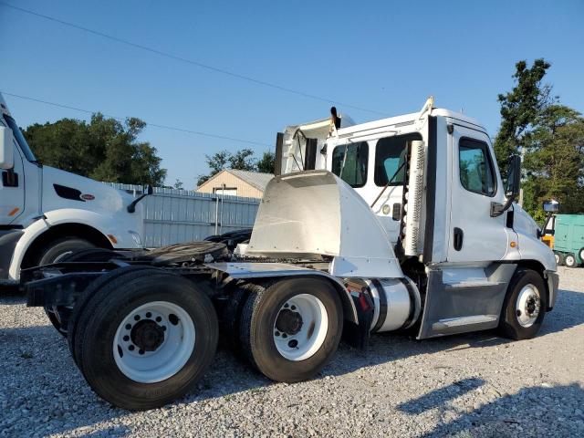 1FUJGEDV6FLGJ9739 - 2015 FREIGHTLINER CASCADIA 1 WHITE photo 4