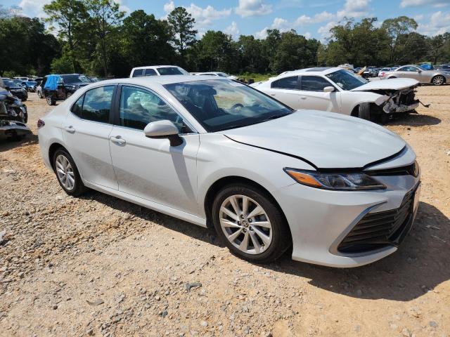 4T1C11AK2PU109980 - 2023 TOYOTA CAMRY LE WHITE photo 4