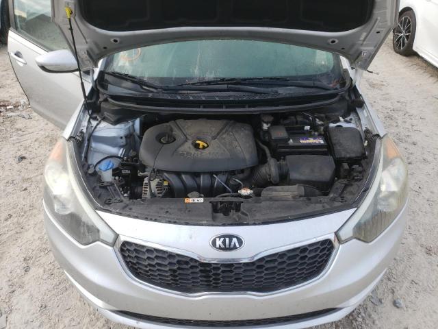 KNAFK4A60F5406125 - 2015 KIA FORTE LX SILVER photo 11