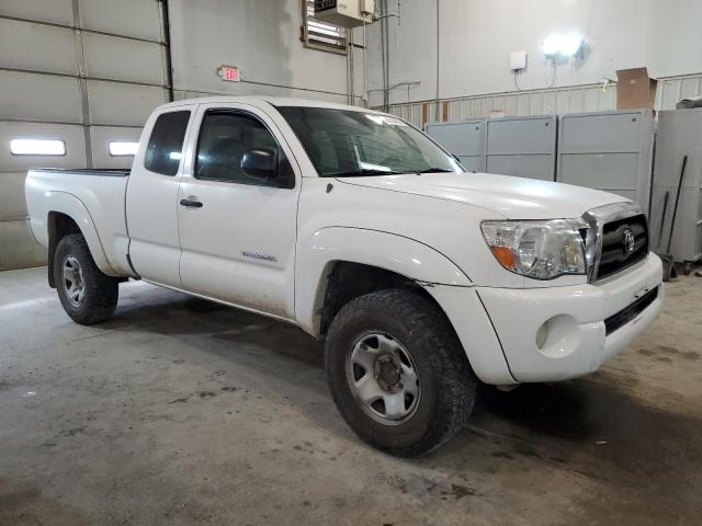 5TETU62N87Z384780 - 2007 TOYOTA TACOMA PRERUNNER ACCESS CAB WHITE photo 4