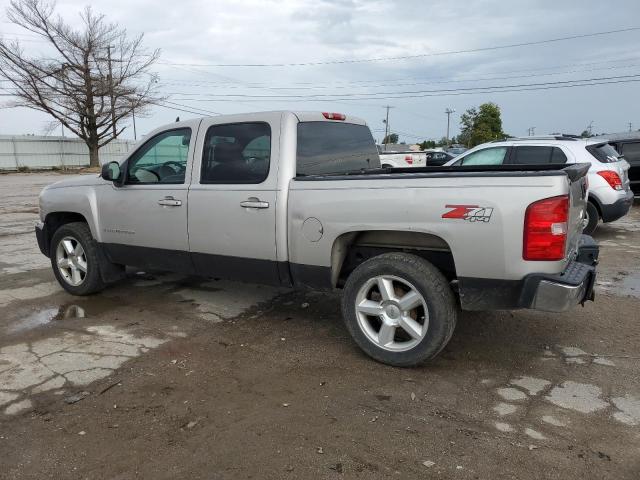 2GCEK13M771512826 - 2007 CHEVROLET SILVERADO K1500 CREW CAB SILVER photo 2