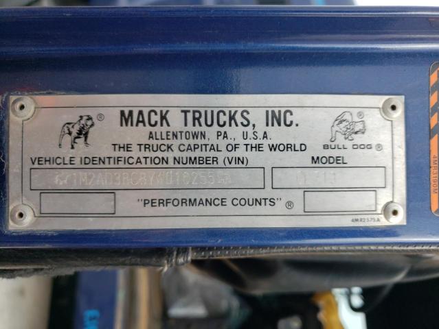 1M2AD38C8YW010255 - 2000 MACK 700 CL700 BLUE photo 10