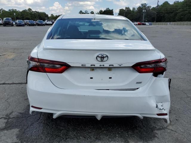 4T1G11AK7PU721917 - 2023 TOYOTA CAMRY SE NIGHT SHADE WHITE photo 6