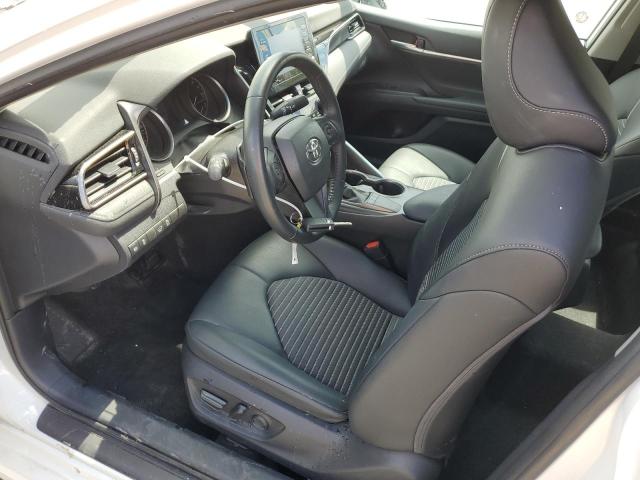 4T1G11AK7PU721917 - 2023 TOYOTA CAMRY SE NIGHT SHADE WHITE photo 7