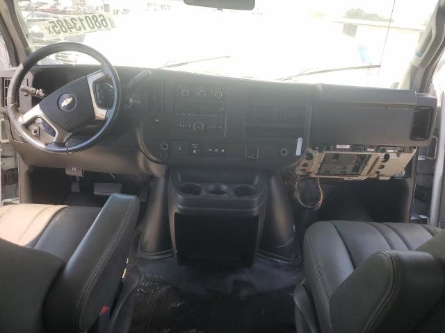 1GCZGHFGXJ1308794 - 2018 CHEVROLET EXPRESS G3 WHITE photo 8