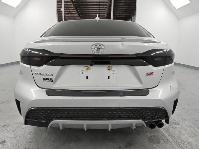 JTDS4RCE2LJ016904 - 2020 TOYOTA COROLLA SE GRAY photo 3