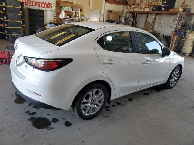 3MYDLBZV9GY143159 - 2016 TOYOTA SCION IA WHITE photo 3